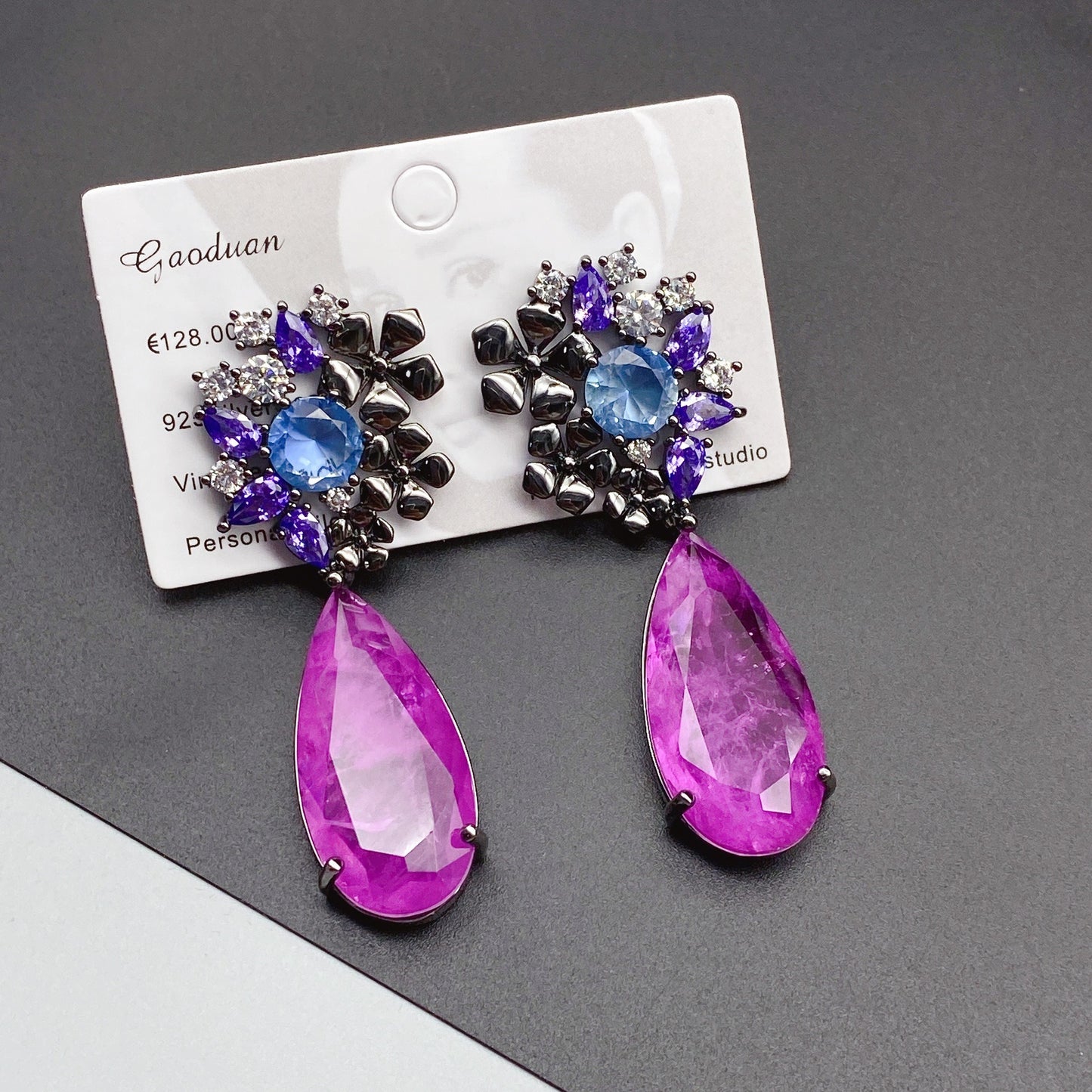 Heavy-duty micro-paved zircon earrings, original design, fashionable and versatile earrings