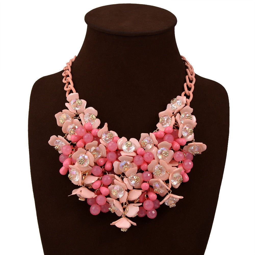 Fashionable and trendy necklaces colorful flowers exaggerated necklaces for women