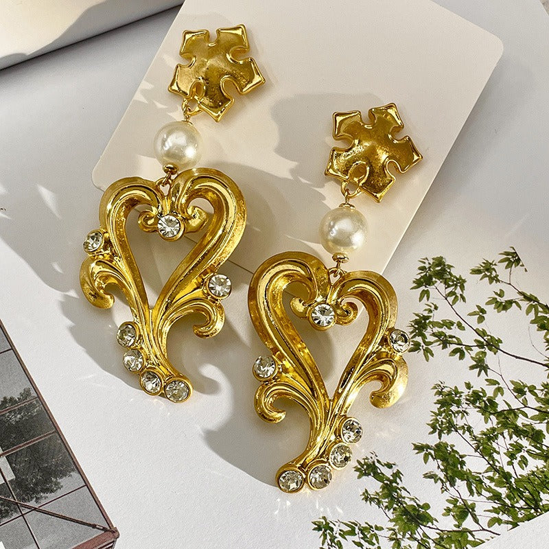 Heart-set diamond elegant retro earrings exaggerated hollow metal heart-shaped earrings