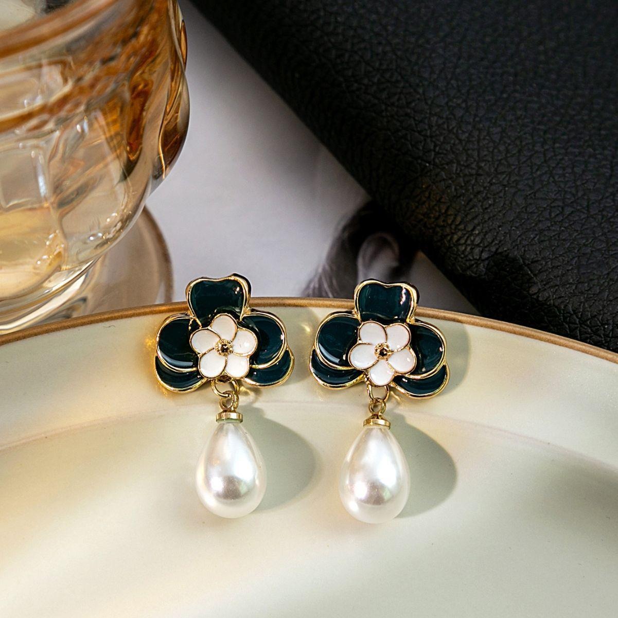 French retro blue petal earrings with a high-end feel and niche water drop earrings